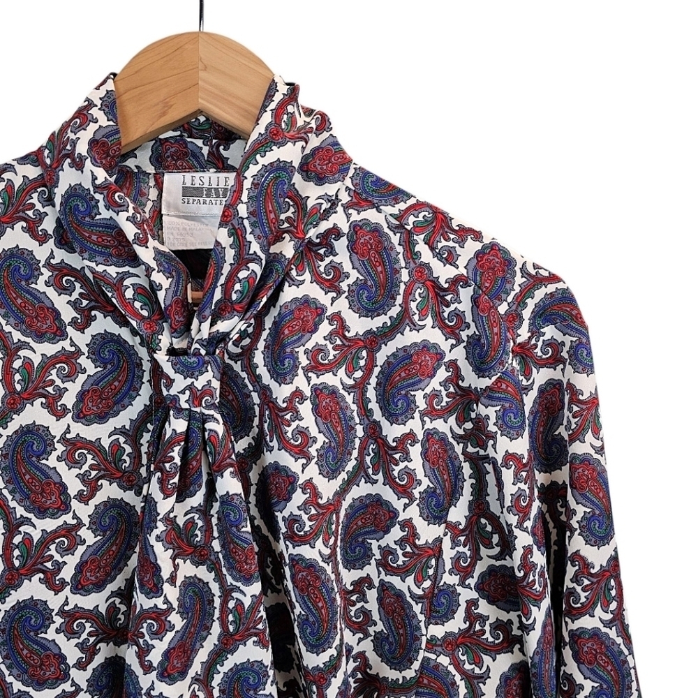 Vintage 1970s Leslie Fay Paisley Bow Collar Blouse Size Medium Red White Retro - Picture 13 of 15